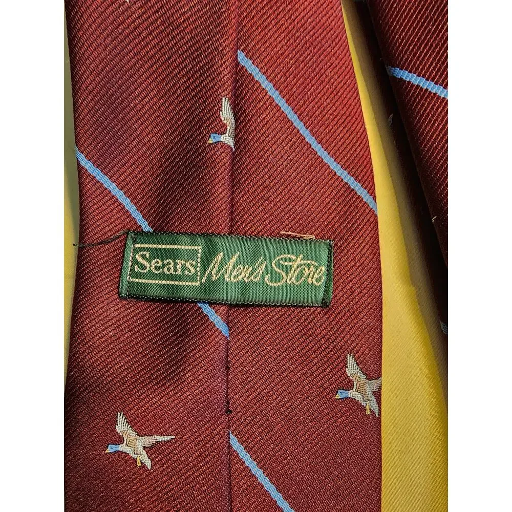Men's Neck Tie Vintage‎ Sears The Men's Store Burgandy Ducks  100% Polyester